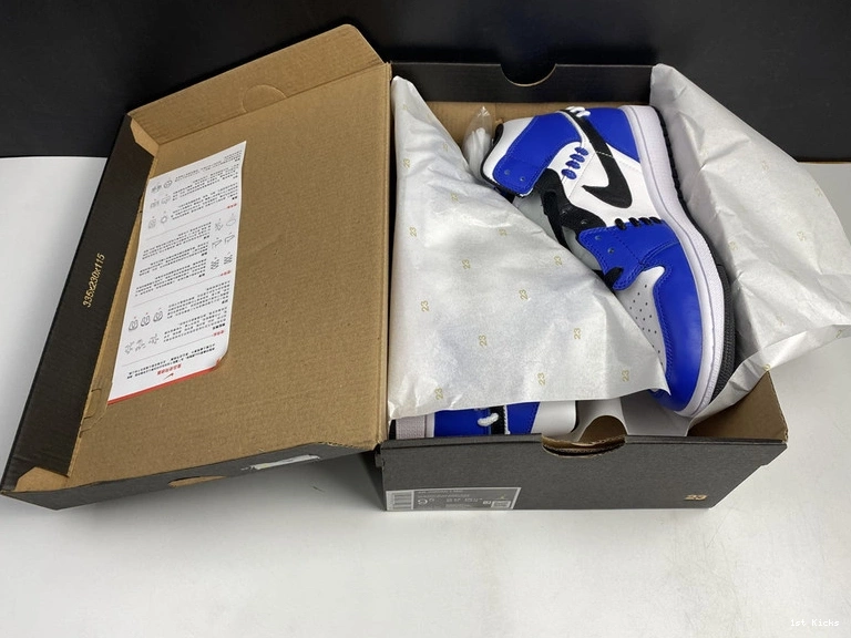 1   Jordan CV0152-401 Sisterhood Mid 0110